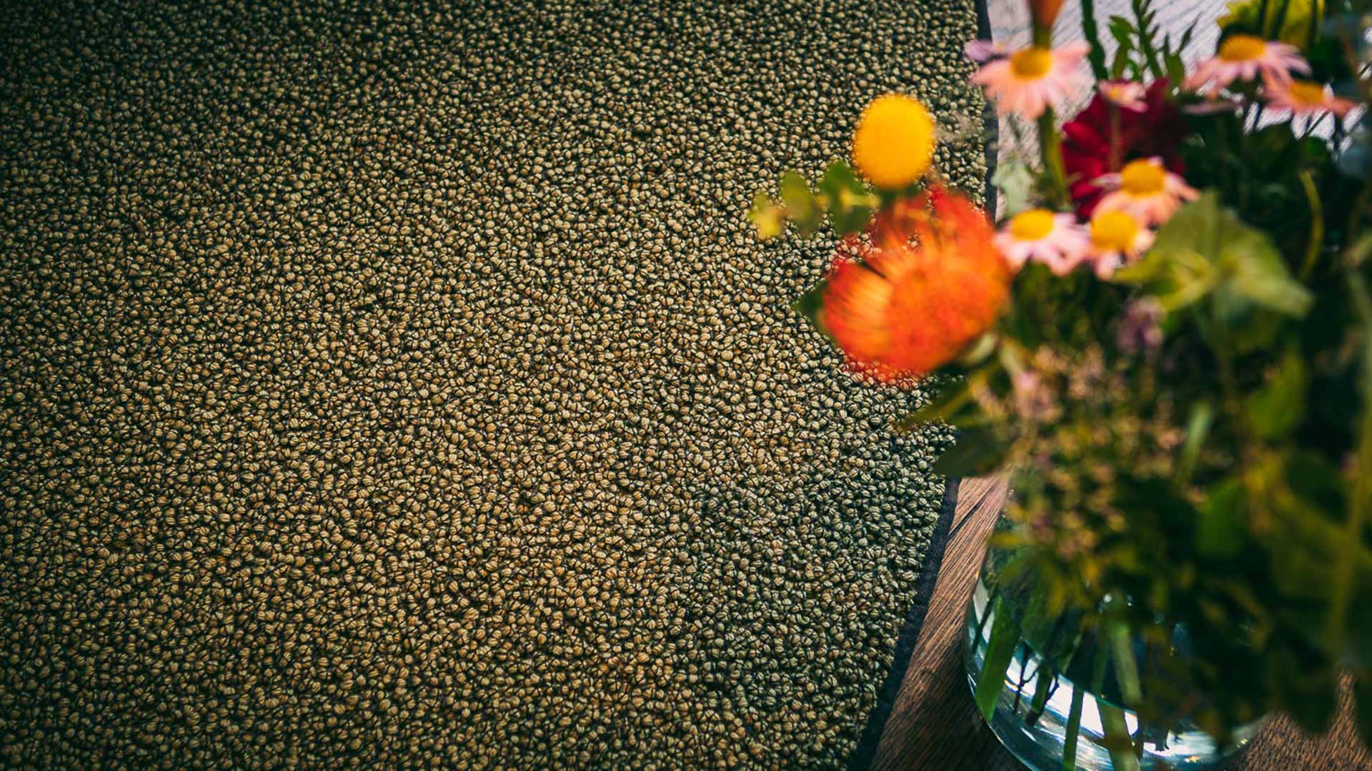 kunst am boden teppich fcf olive