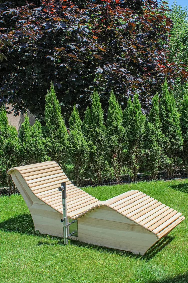 Wellnessliege mit Halterung für Sonnenschirm Halterung für Sonnenschirm